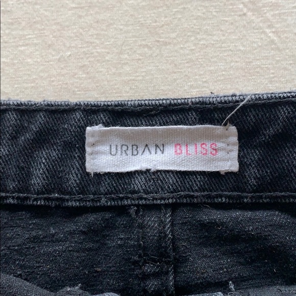 Black skirt with tied up sides - Picture 2 of 3